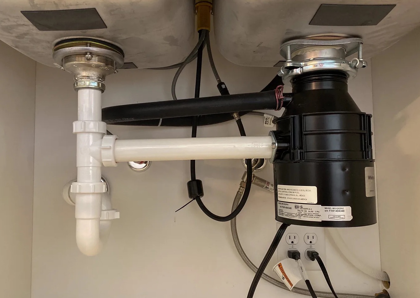 Leaky Garbage Disposal Cleanup in Yucaipa, CA